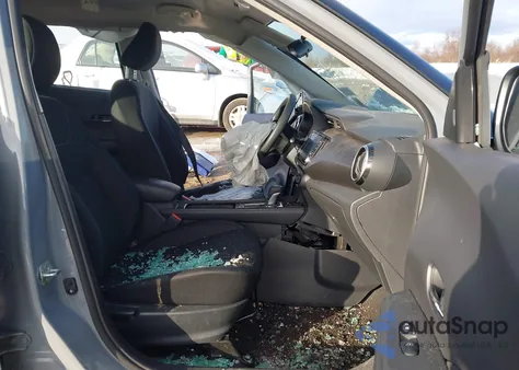 2021 Nissan Kicks Sv Xtronic Cvt z USA, uszkodzony, nr VIN 3N1CP5CV1ML537257